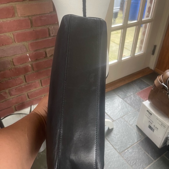 🔥 Salvatore 🔥Ferragamo 🔥leather 🔥shoulder 🔥bag 🔥 - Picture 4 of 11